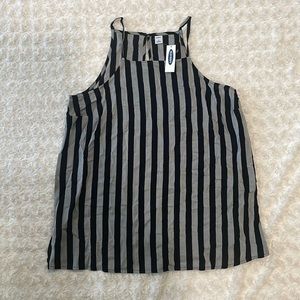 NWT Old Navy Tank. Size M. Cute to dress up or down